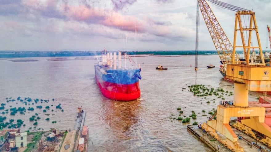 Largest made-in-Vietnam bulk carrier launched